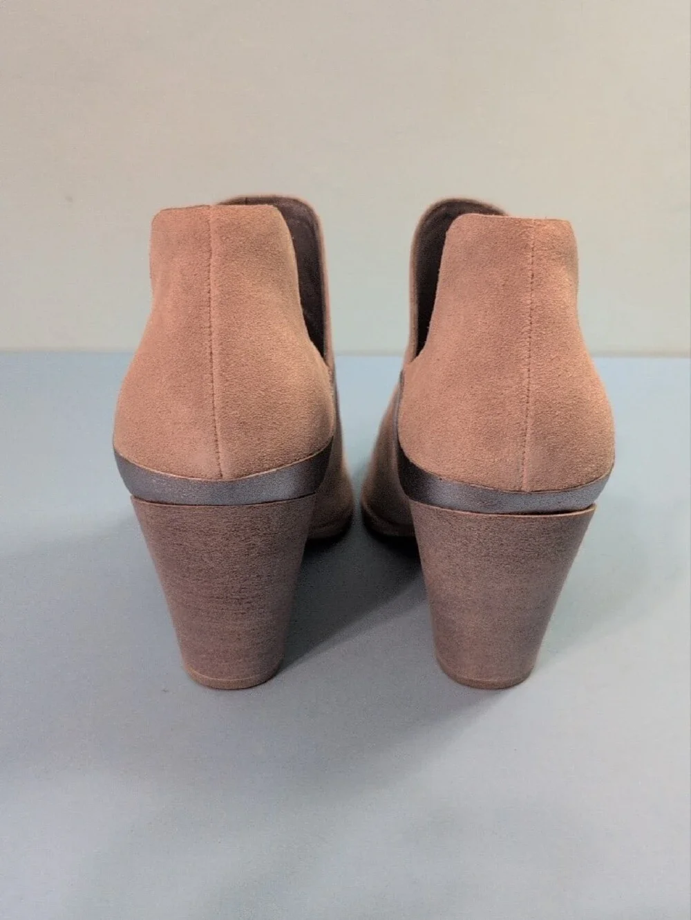 NWOB,Sigerson Morrison, Taupe Suede Pointed Block Heel Booties, Size 40 - Picture 3 of 10